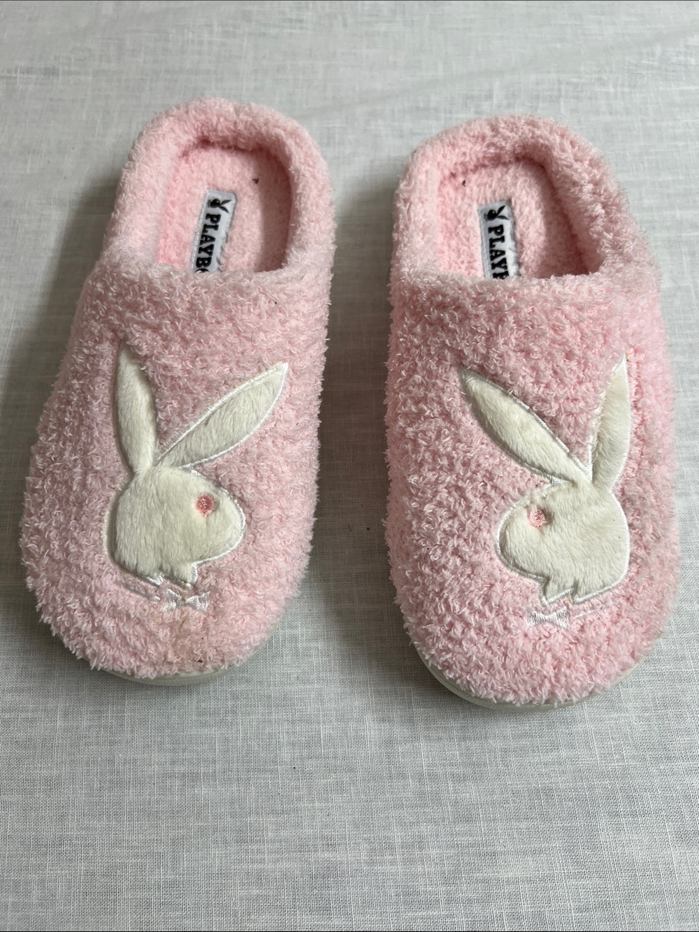 🌞 PLAYBOY Pink w/White Playboy bunny logo fuzzy slippers women size M 6.5-7.5